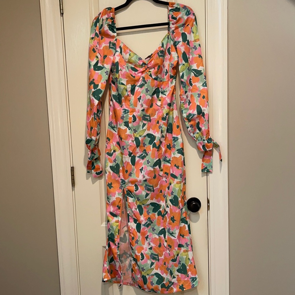 Pretty little thing green floral print puff sleeve tie cuff midi dress